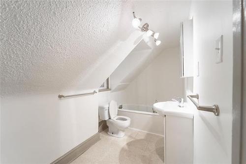 130 Fort St, Winnipeg, MB 
