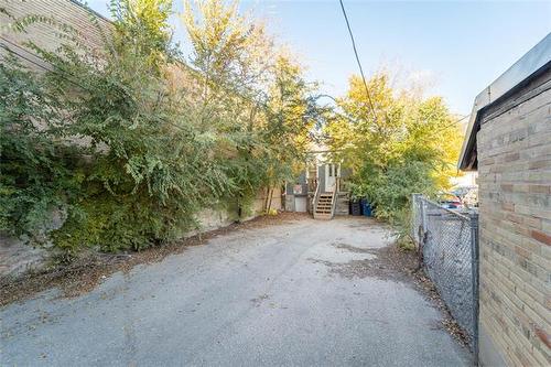 130 Fort St, Winnipeg, MB 