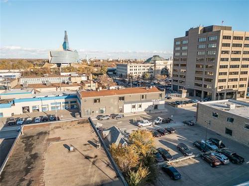 130 Fort St, Winnipeg, MB 
