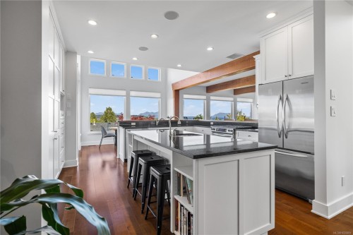 742 Nelson Rd, Campbell River, BC 