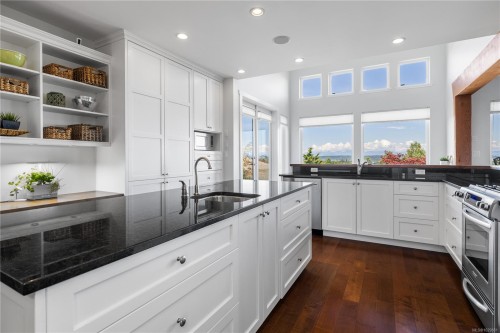 742 Nelson Rd, Campbell River, BC 