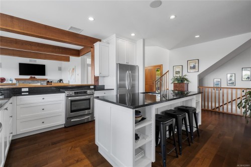 742 Nelson Rd, Campbell River, BC 