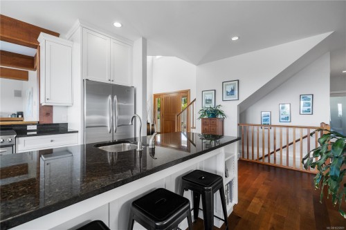 742 Nelson Rd, Campbell River, BC 