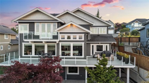 742 Nelson Rd, Campbell River, BC 