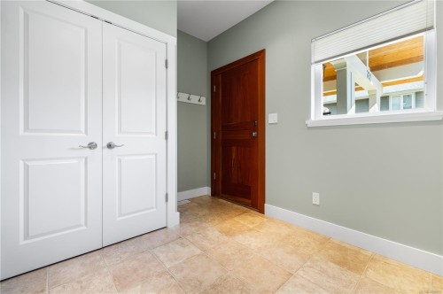 742 Nelson Rd, Campbell River, BC 