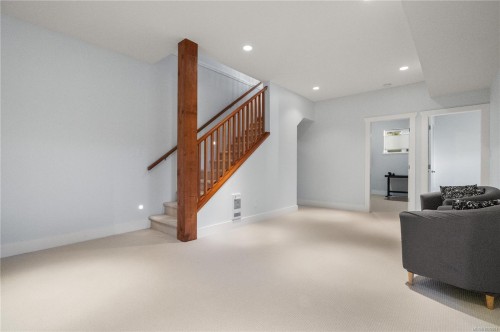 742 Nelson Rd, Campbell River, BC 