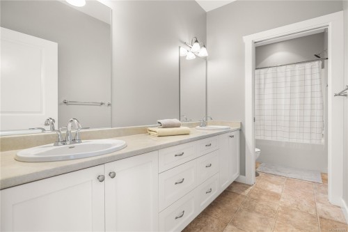 742 Nelson Rd, Campbell River, BC 