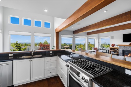 742 Nelson Rd, Campbell River, BC 