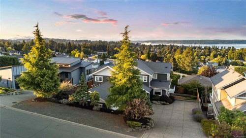 742 Nelson Rd, Campbell River, BC 