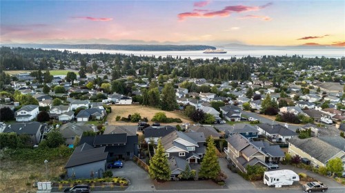 742 Nelson Rd, Campbell River, BC 