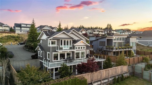 742 Nelson Rd, Campbell River, BC 