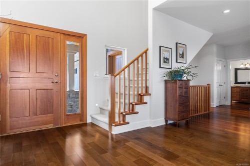 742 Nelson Rd, Campbell River, BC 