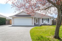 355 Clarkson Pl Parksville, BC V9P 2V8