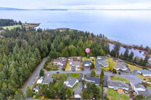 3043 Raymur Pl, Qualicum Beach, BC 