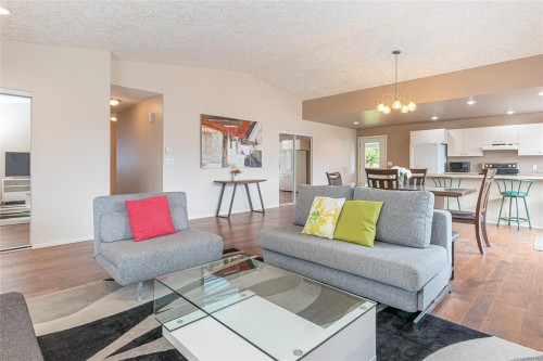 3043 Raymur Pl, Qualicum Beach, BC 