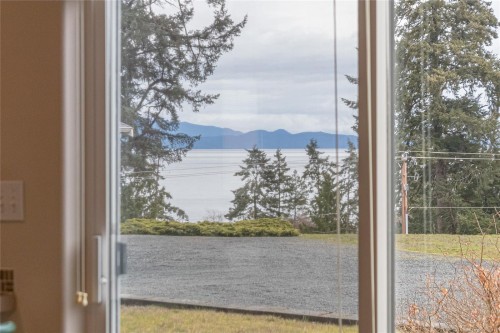 3043 Raymur Pl, Qualicum Beach, BC 