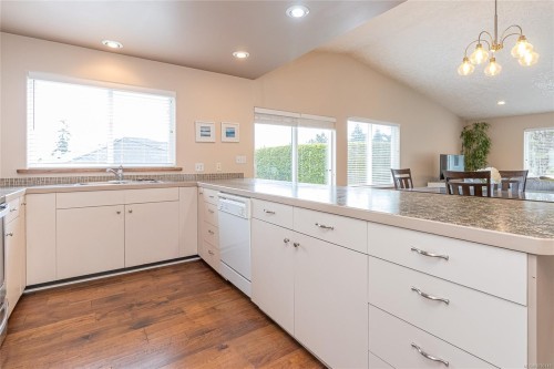 3043 Raymur Pl, Qualicum Beach, BC 