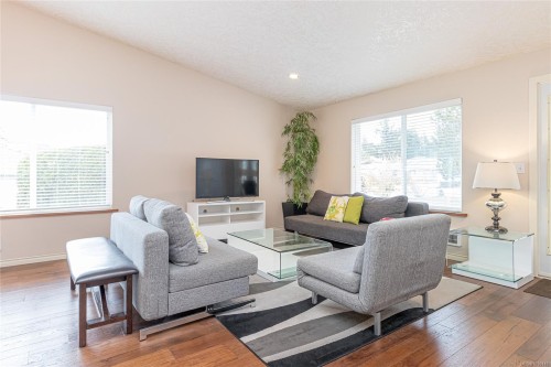 3043 Raymur Pl, Qualicum Beach, BC 