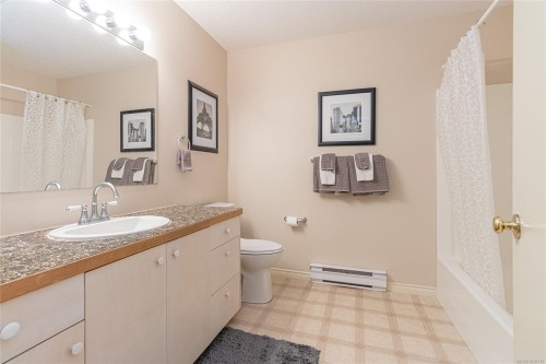 3043 Raymur Pl, Qualicum Beach, BC 