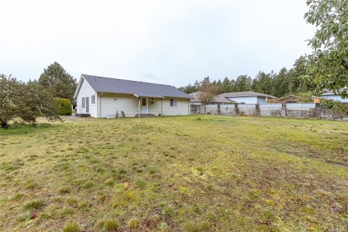 3043 Raymur Pl, Qualicum Beach, BC 