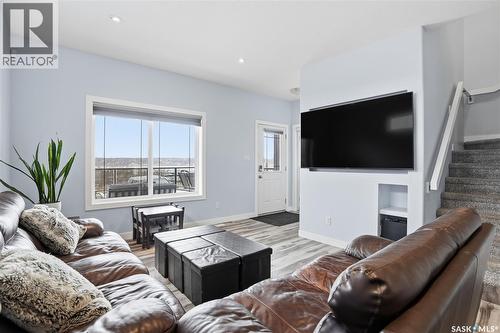 806 Grove Avenue, Saskatchewan Beach, SK - Indoor Photo Showing Living Room