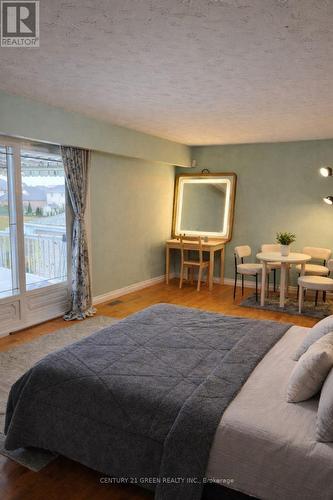 73 Owen Place, Hamilton, ON - Indoor Photo Showing Bedroom