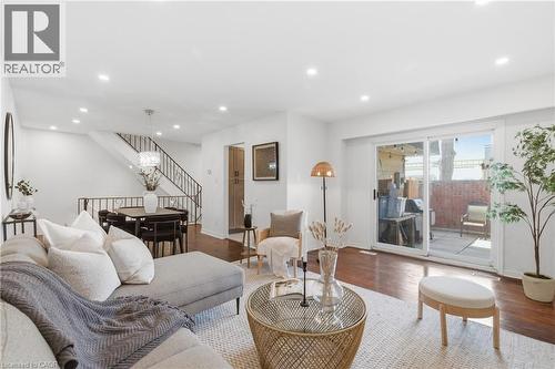 587 Timber Lane, Burlington, ON - Indoor Photo Showing Living Room