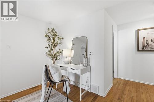 587 Timber Lane, Burlington, ON - Indoor Photo Showing Other Room