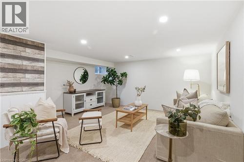 587 Timber Lane, Burlington, ON - Indoor Photo Showing Other Room