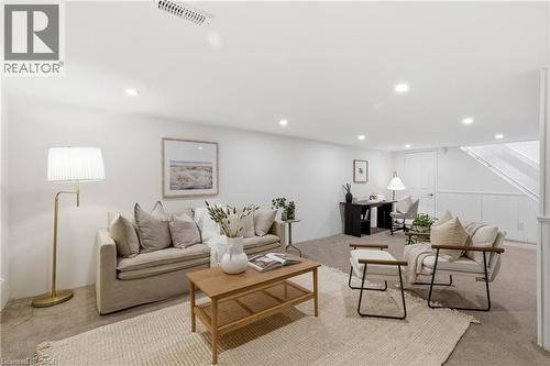 587 Timber Lane, Burlington, ON - Indoor Photo Showing Living Room