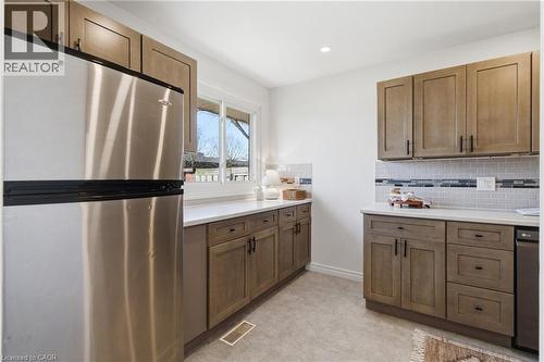 587 Timber Lane, Burlington, ON - Indoor Photo Showing Kitchen