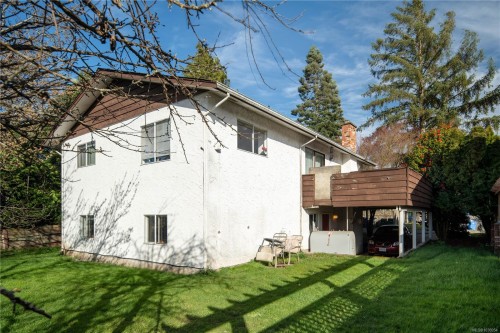 1619 Longacre Dr, Saanich, BC 