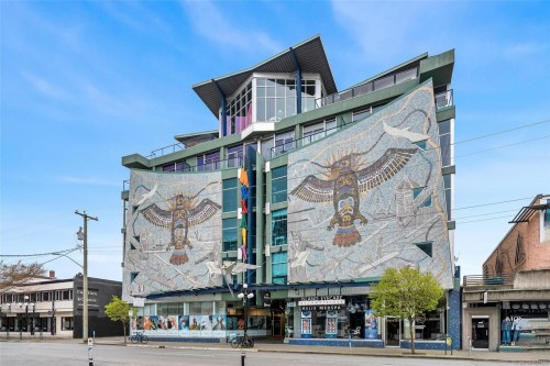 206-1061 Fort St  Victoria, BC V8V 3K5