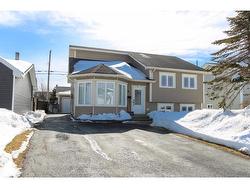 21 Sapphire Crescent Mount Pearl, NL A1N 4X7
