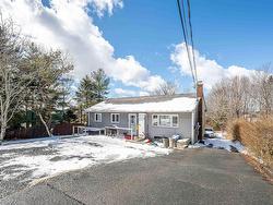 3/3A Pauline Crescent  Dartmouth, NS B2W 2A5