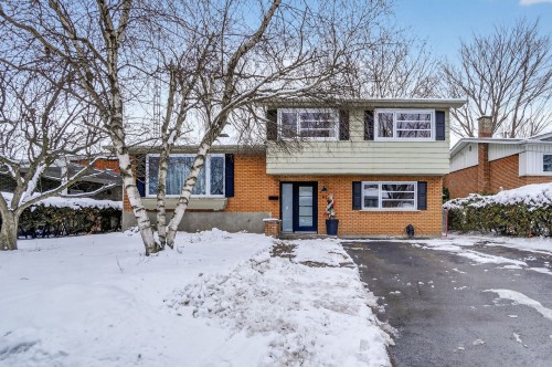 91 Rue Philippe  Châteauguay, QC J6J 3C9