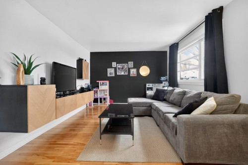 Salon - 91 Rue Philippe, Châteauguay, QC - Indoor Photo Showing Living Room