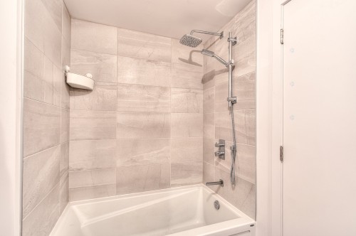 Bathroom - 760-101 Rue Peel, Montréal (Le Sud-Ouest), QC - Indoor Photo Showing Bathroom