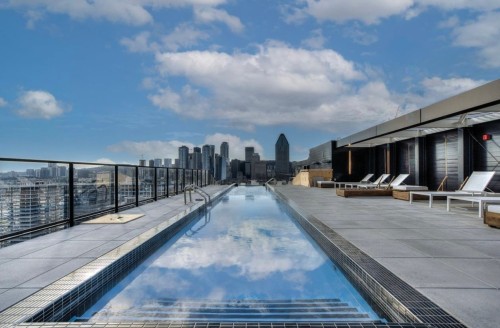 Pool - 760-101 Rue Peel, Montréal (Le Sud-Ouest), QC - Outdoor With In Ground Pool With View