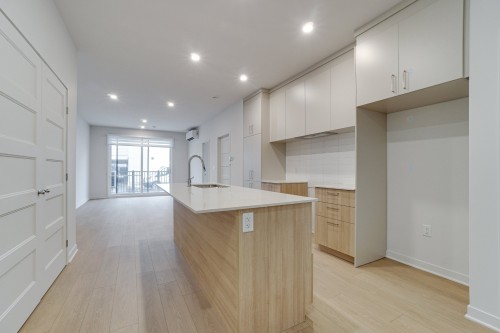 Cuisine - 303-3400 Boul. René-Laennec, Laval (Vimont), QC - Indoor