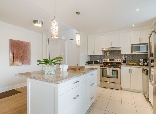 Cuisine - 84-3510 Rue De La Montagne, Montréal (Ville-Marie), QC - Indoor Photo Showing Kitchen With Upgraded Kitchen