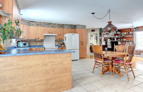 Cuisine - 398  - 400 Rue Évelyne, Lavaltrie, QC - Indoor Photo Showing Kitchen