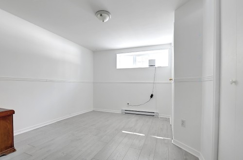 Sous-sol - 398  - 400 Rue Évelyne, Lavaltrie, QC - Indoor Photo Showing Other Room