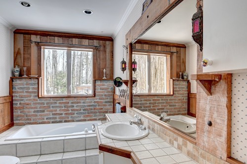 Salle de bains - 398  - 400 Rue Évelyne, Lavaltrie, QC - Indoor Photo Showing Bathroom