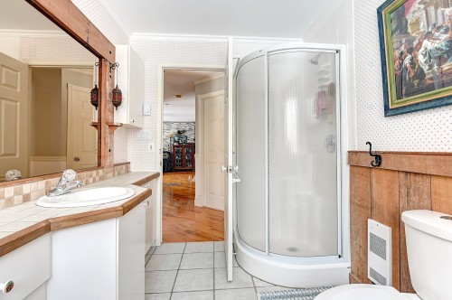 Salle de bains - 398  - 400 Rue Évelyne, Lavaltrie, QC - Indoor Photo Showing Bathroom