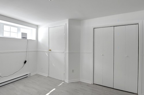 Sous-sol - 398  - 400 Rue Évelyne, Lavaltrie, QC - Indoor Photo Showing Other Room