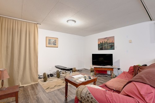 Logement - 398  - 400 Rue Évelyne, Lavaltrie, QC - Indoor Photo Showing Living Room