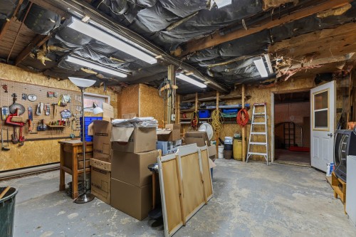 Atelier - 179 Ch. Duhamel, Pincourt, QC - Indoor Photo Showing Basement