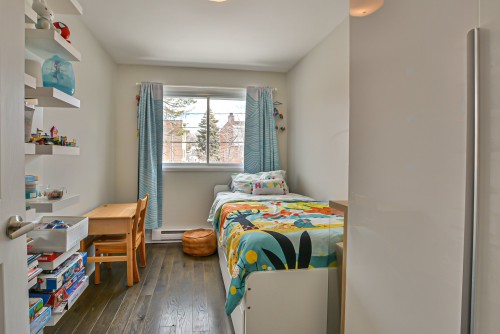 Chambre à coucher - 44 Rue De Bayeux, Laval (Laval-Des-Rapides), QC - Indoor Photo Showing Bedroom