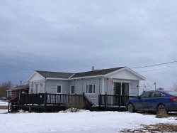 42 Rue de Caen  New Carlisle, QC G0C 1Z0